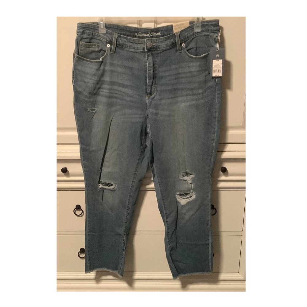 New with tags Woman’s size 20 W, crop stretchy jeans distressed straight legged - Picture 5 of 5